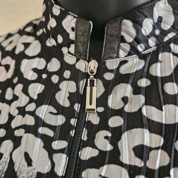 Jamie Sadock Textured Short Sleeved Top - Picture 3 of 7